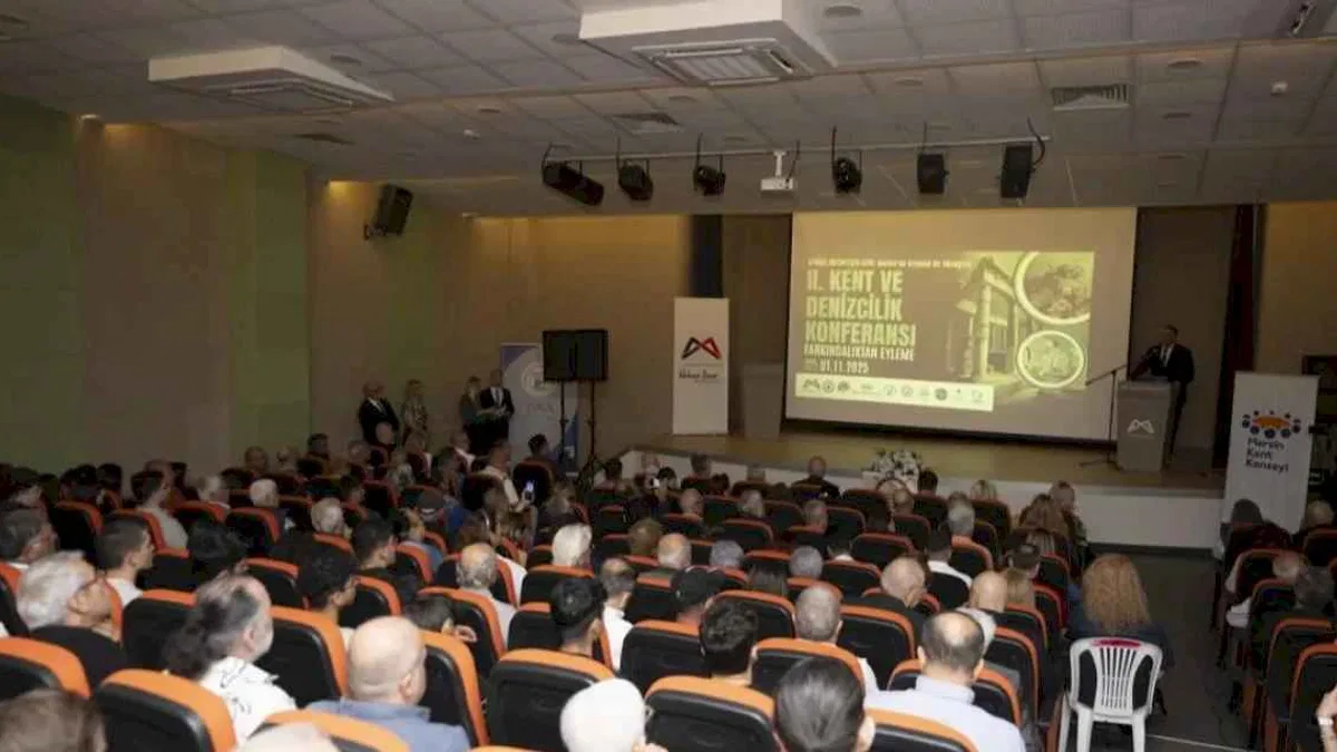Mersin’de 'Denizle Bütünleşen Kent Vizyonu' konferansta masaya yatırıldı