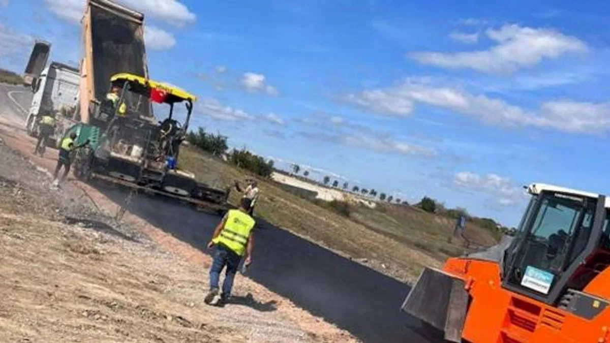 Kandıra Akçakese köy içi yolu genişletildi