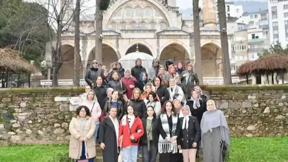 Manisa Büyükşehir'den Demircili kadınlara kültür turu
