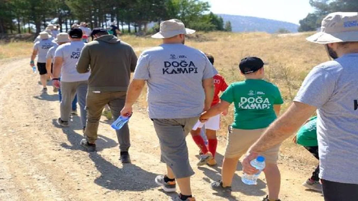 Baba-oğul kampında keyifli vakit geçirdiler