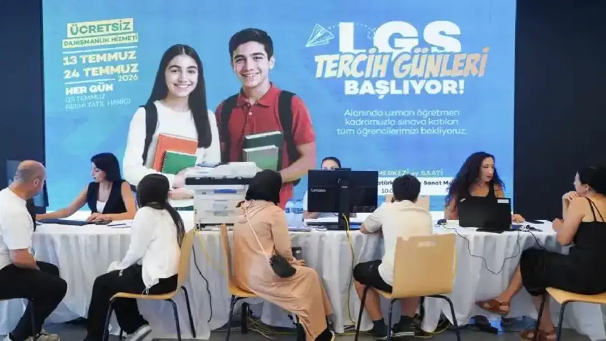 Beylikdüzü LGS tercih döneminde öğrencilerin yanında