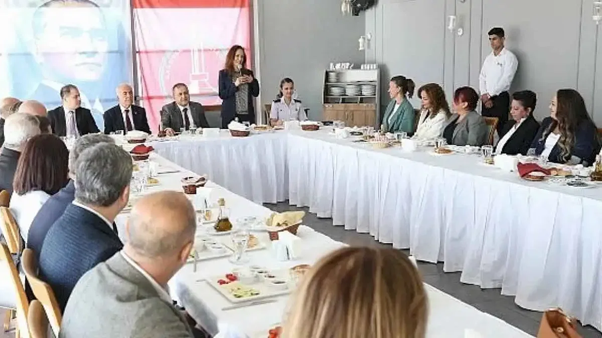 Karşıyaka'da Muhtarlar Günü buluşması