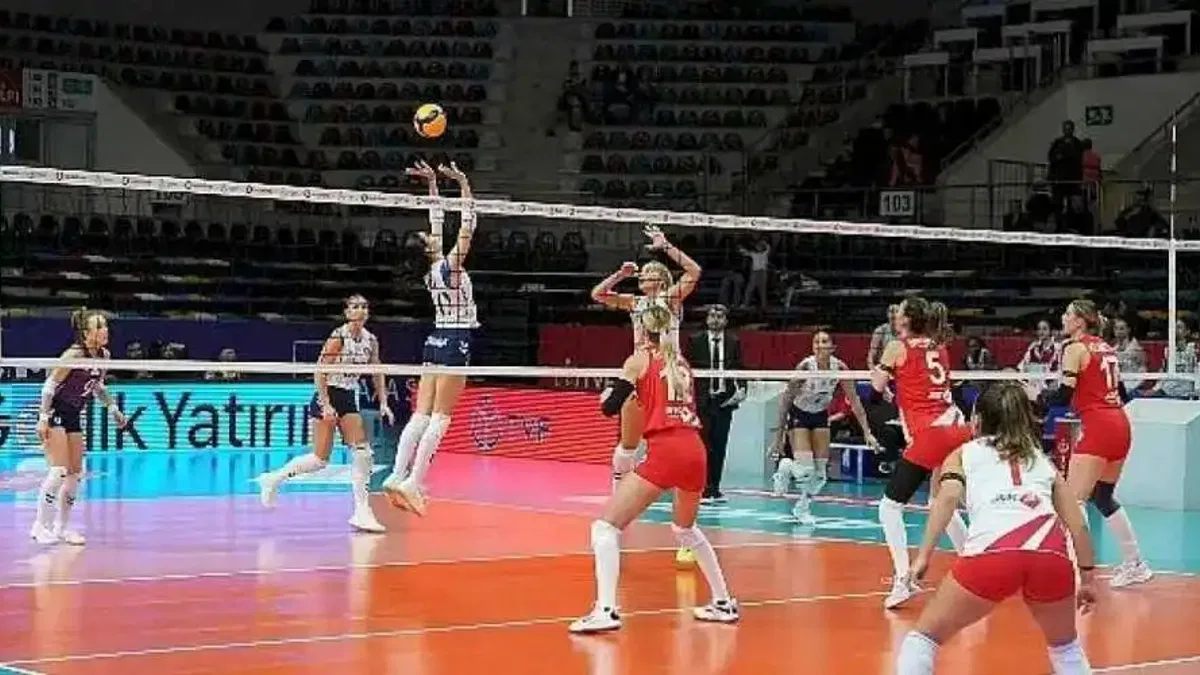 Kadın voleybol takımından 3-0'lık galibiyet