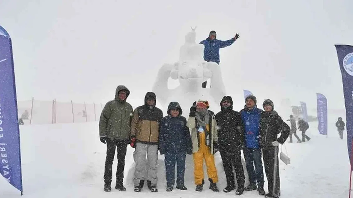 Erciyes'teki kar sanat eseri