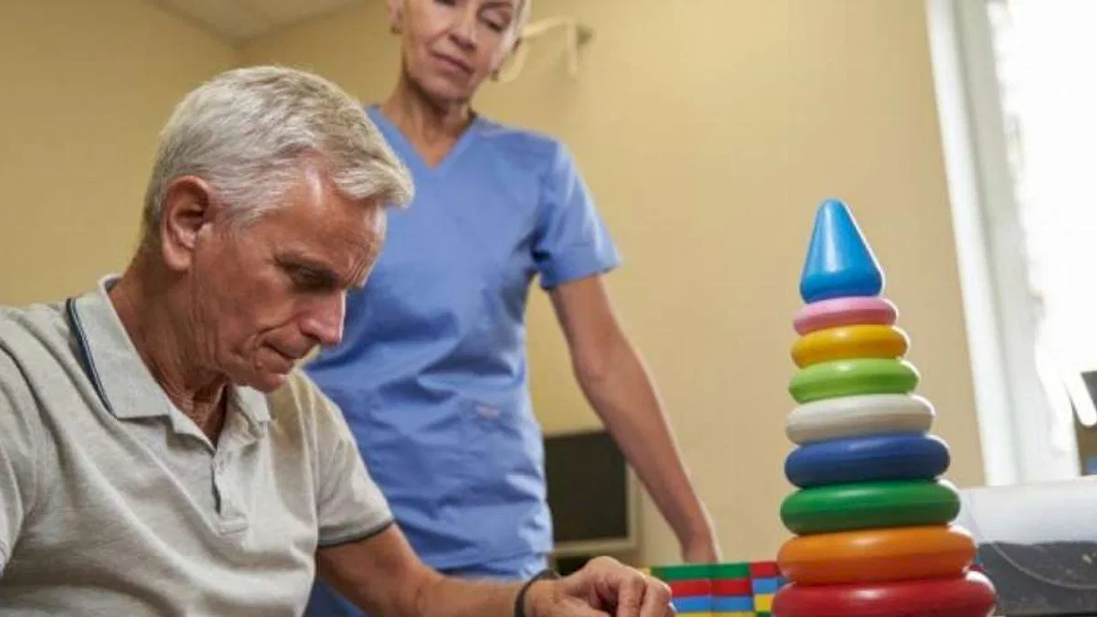 Konuşması bozulan Alzheimer hastaları sosyallikten uzaklaşıyor
