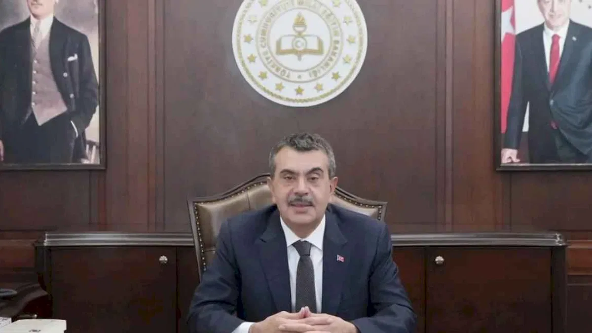 Bakan Tekin: Geleceğimizi her gün yeniden inşa ediyorsunuz