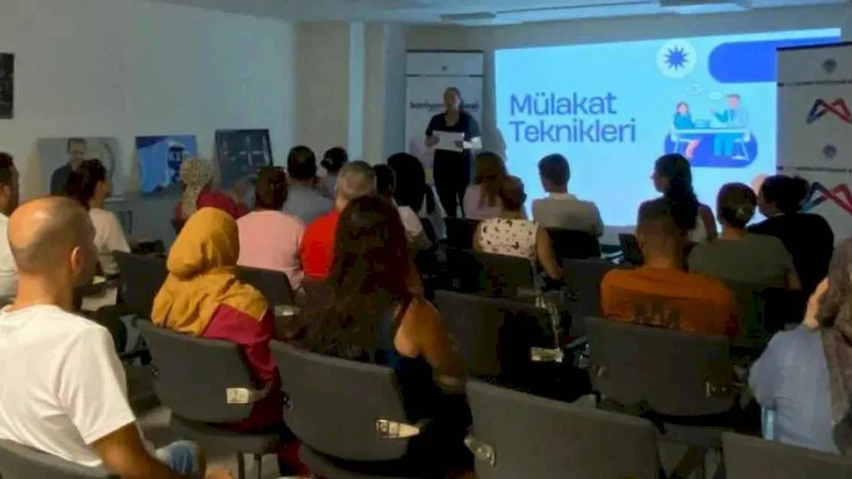 Kariyer Merkezi İş Gücü Piyasası’na yönelik hizmetler sunuyor