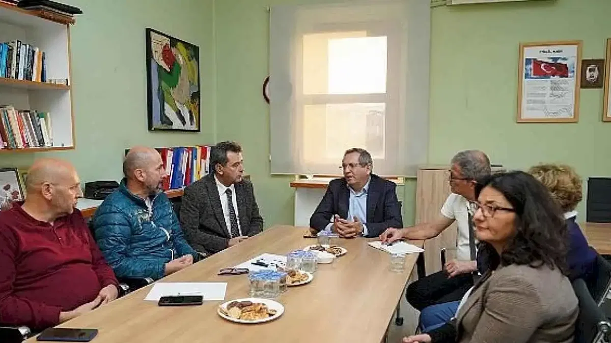 Ayvalık Kent Konseyi yeni yerine taşındı…