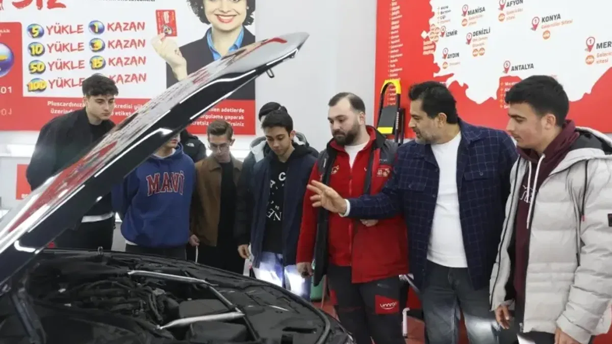 Samsun Büyükşehir’den gençlere oto ekspertiz kursu