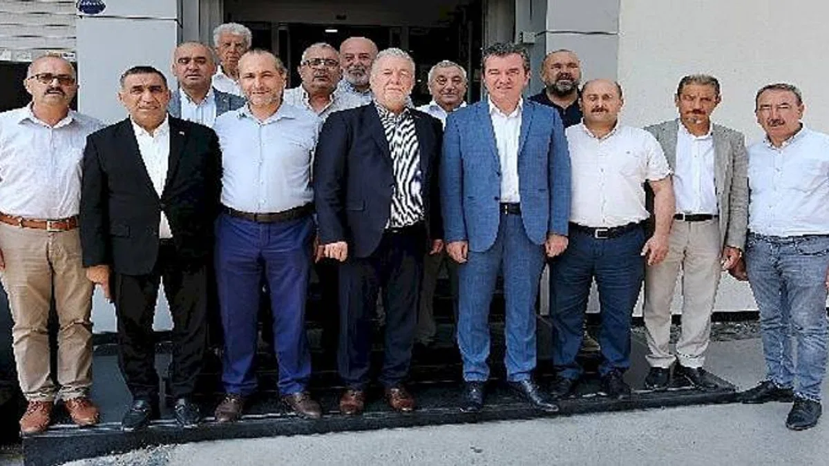 Hakan Koştu ve Bergama Oda Başkanlarından Yalçın Ata'ya ziyaret