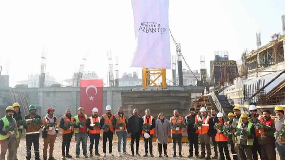 Kamil Ocak Spor Salonu yükseliyor