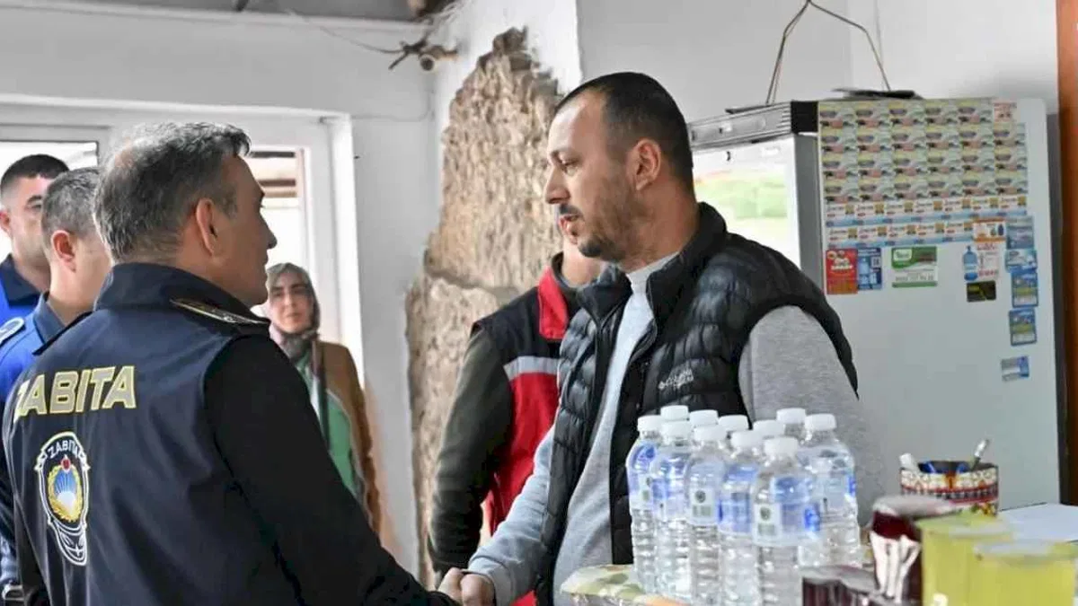Manisa Büyükşehir'den okul önlerinde seyyarlara sıkı denetim