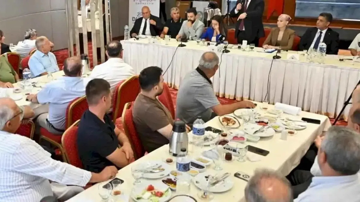 Manisa Şehzadeler'de muhtarlar buluşması