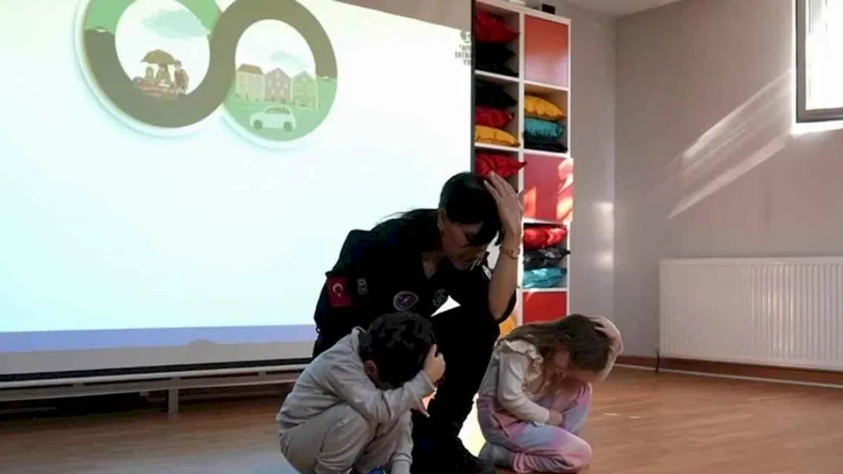 İstanbul Maltepe’de ara tatilde miniklere afet eğitimi