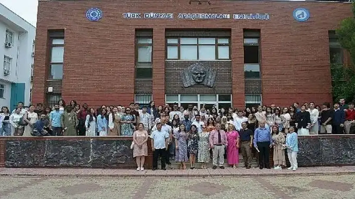 Ege Üniversitesi TÖBİR'de mezuniyet heyecanı
