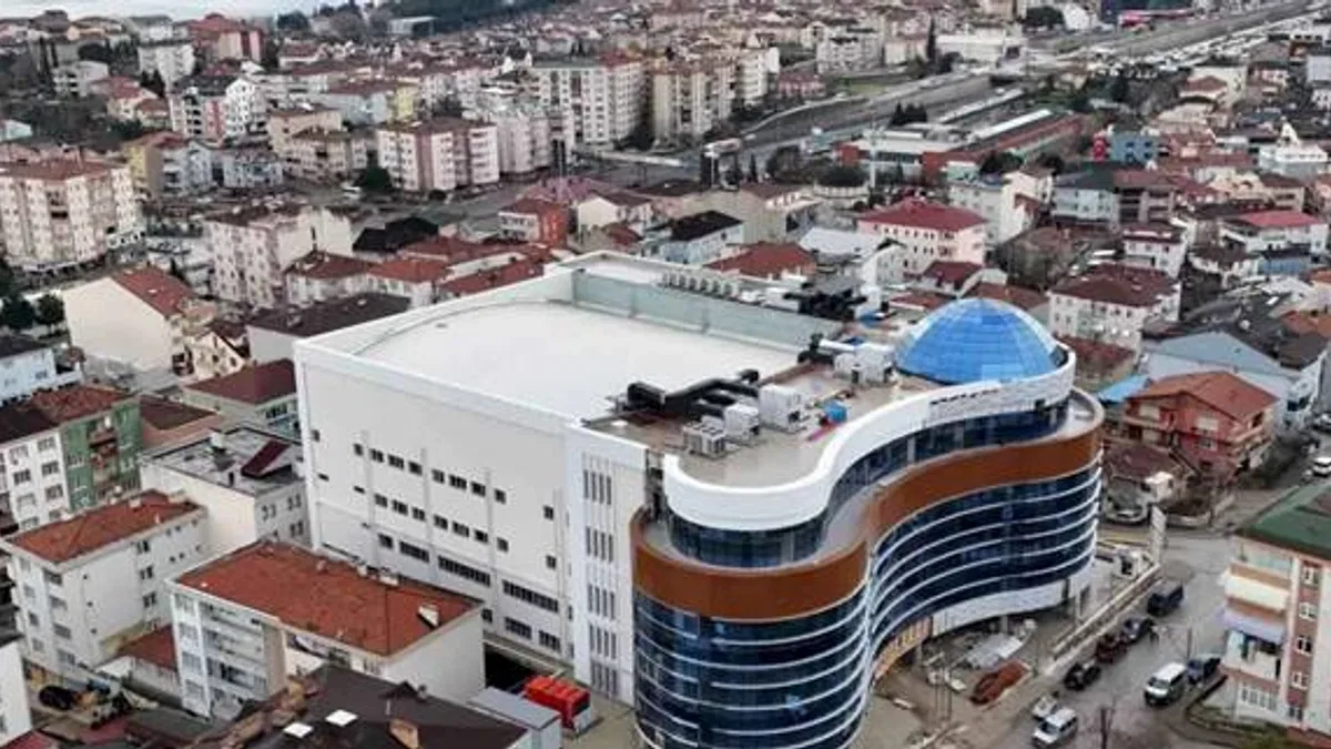 Derince Belediyesi hizmet binası ortaya çıktı