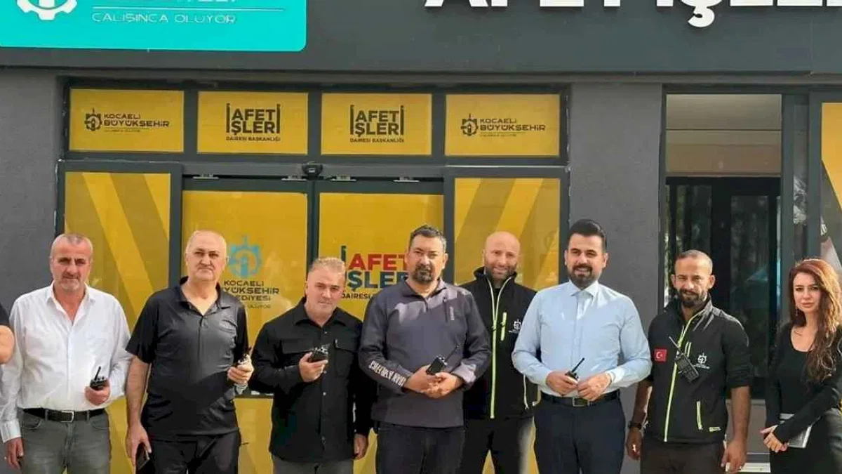 Kocaeli'nde acil durumlarda dijital ve amatör telsizi kullanma eğitimi