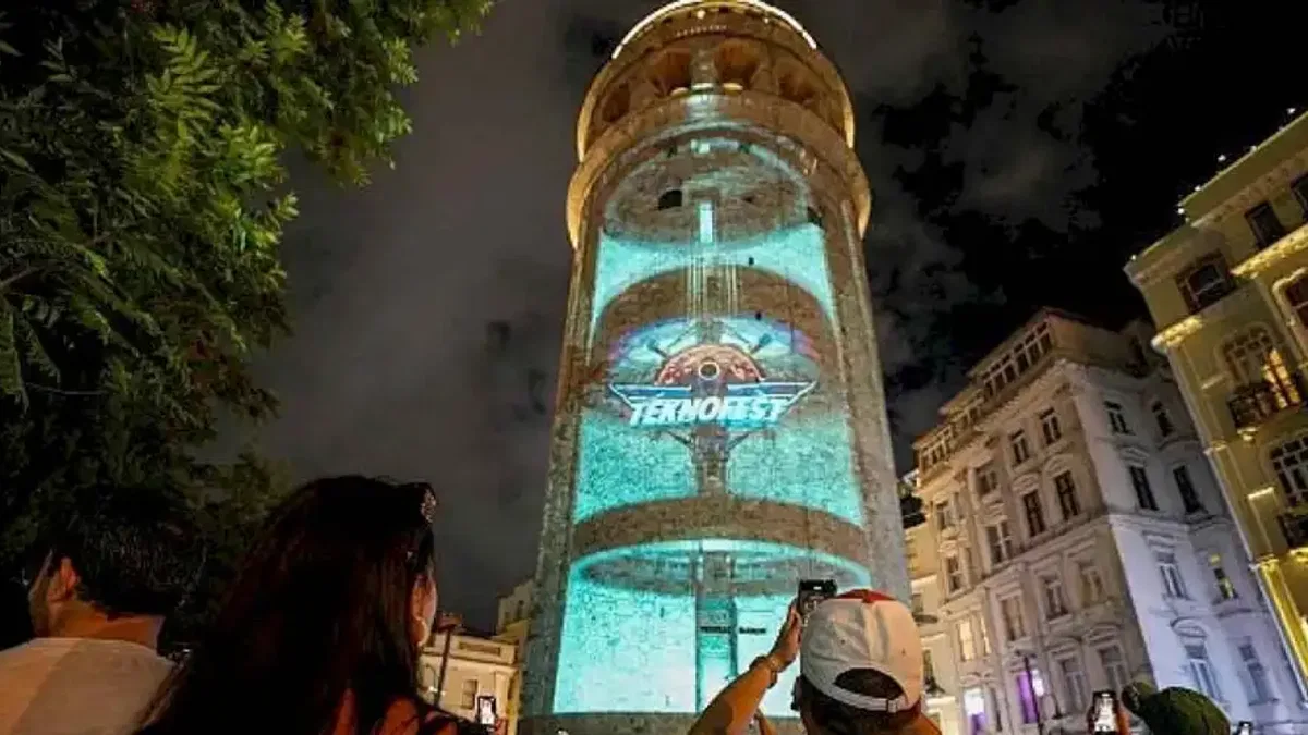 Galata Kulesi TEKNOFEST'in Işığıyla Parladı