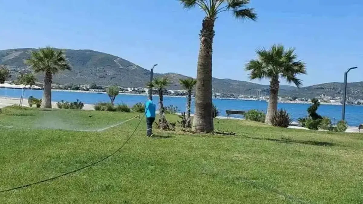 Büyükşehir ekipleri haşereye geçit vermiyor