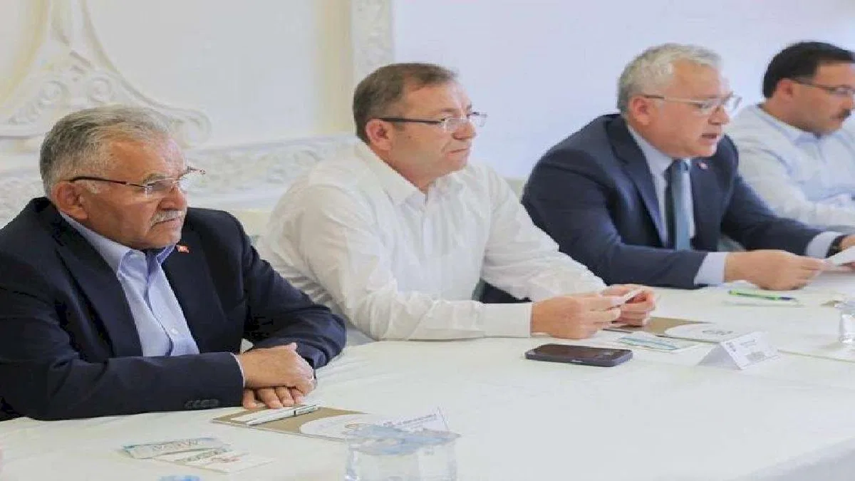 Memduh Büyükkılıç ORAN toplantısında