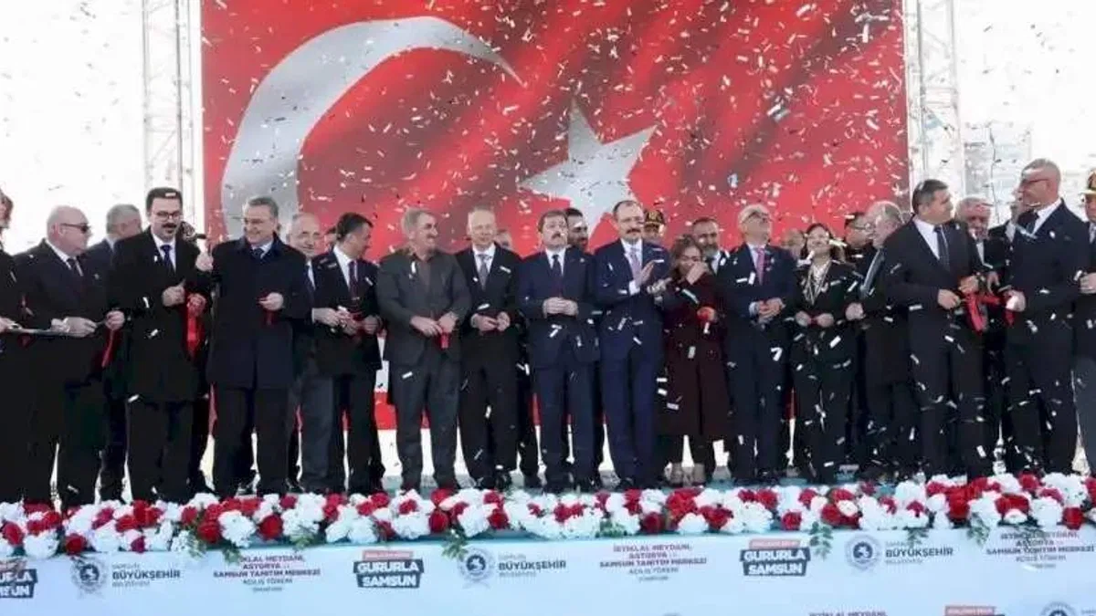 Astorya, İstiklal Meydanı ve Tanıtım Merkezi açıldı