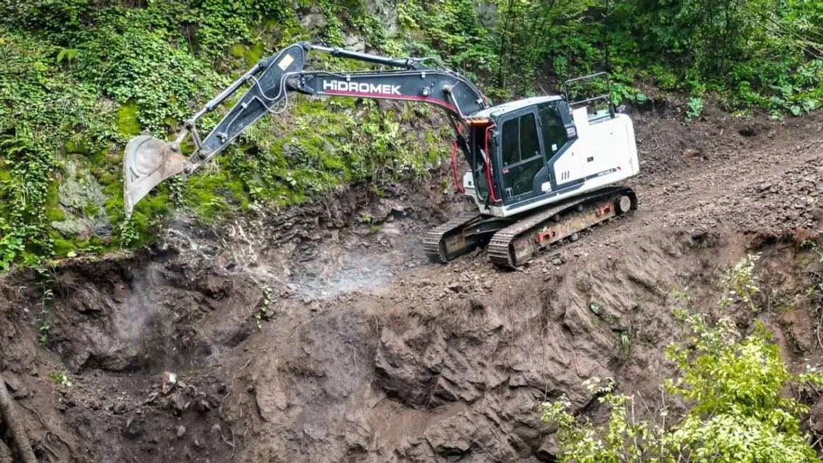 Sakarya'da heyelan nedeniyle zarar gören su hatları onarıldı