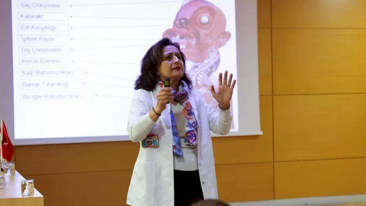 Antalya Büyükşehir’den personellere sağlık ve farkındalık eğitimi