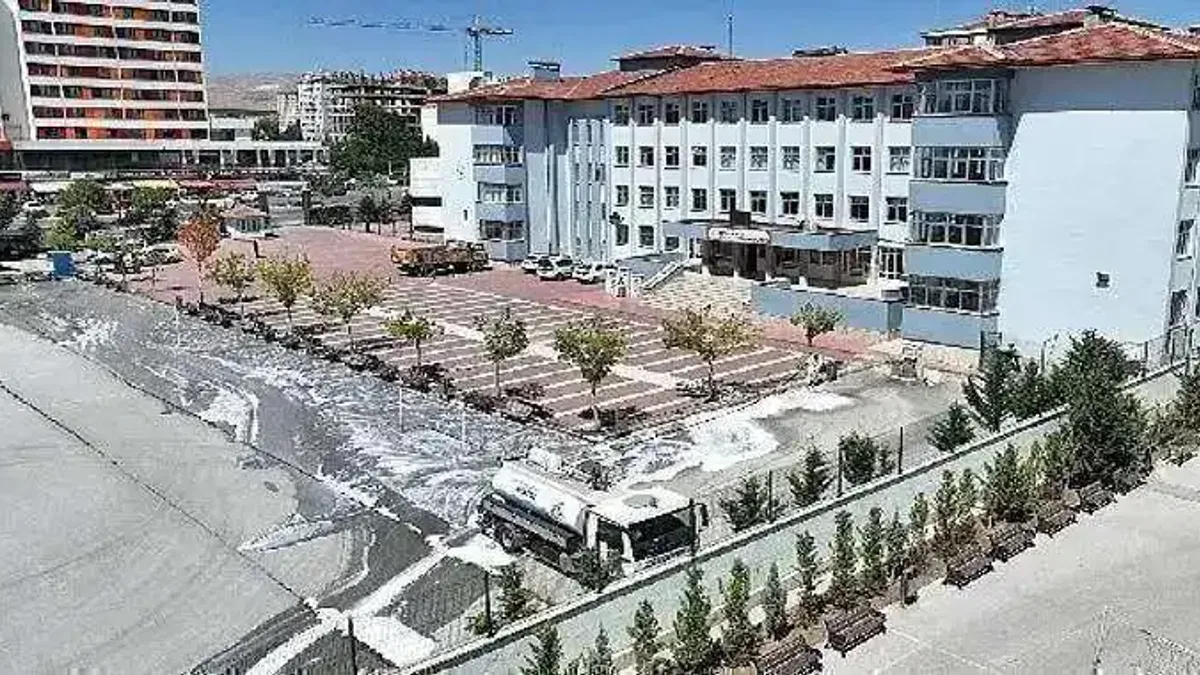 Selçuklu'da okullar eğitime hazır hale getiriliyor