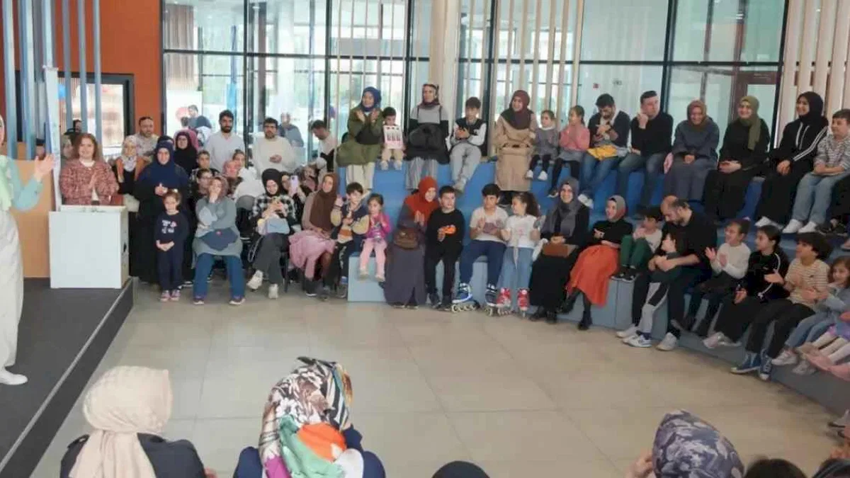Çocuklar masal diyarına yolculuk yaptı
