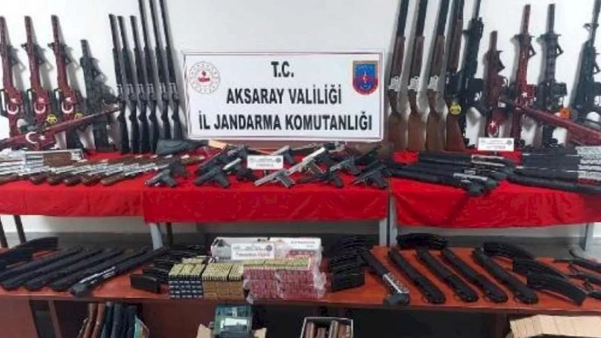 Jandarmanın baskın yaptığı evde cephanelik çıktı