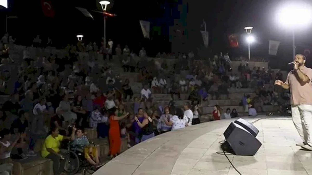 Denizli'de yaz konserleri binlerce sanatseveri buluşturdu