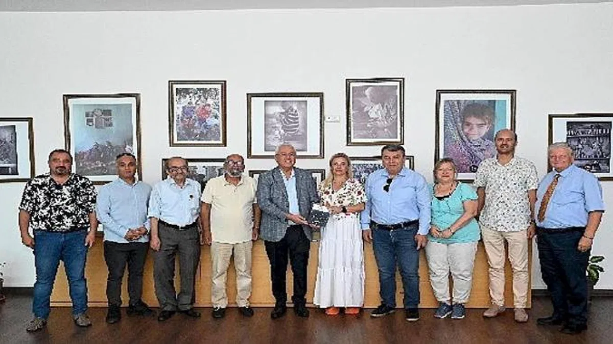 "Nerede Haber Orada Biz" Karabağlar'da