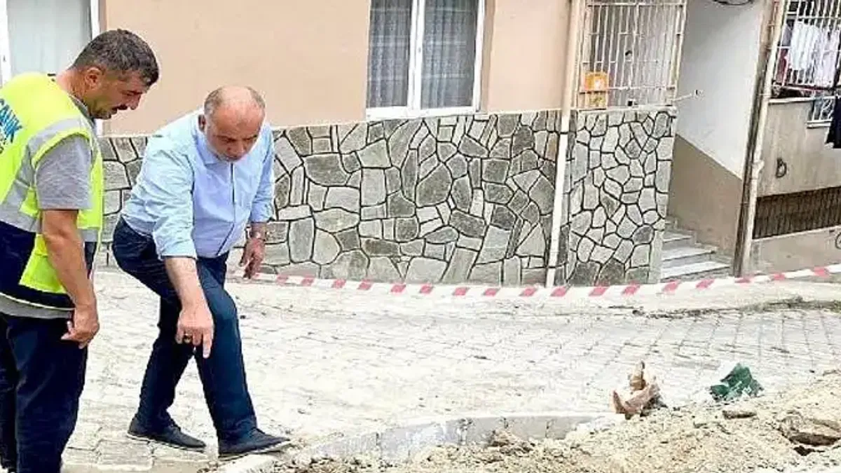 Başkan Sandıkçı: "İlçemizi güvenli ve konforlu yollarla donatıyoruz"