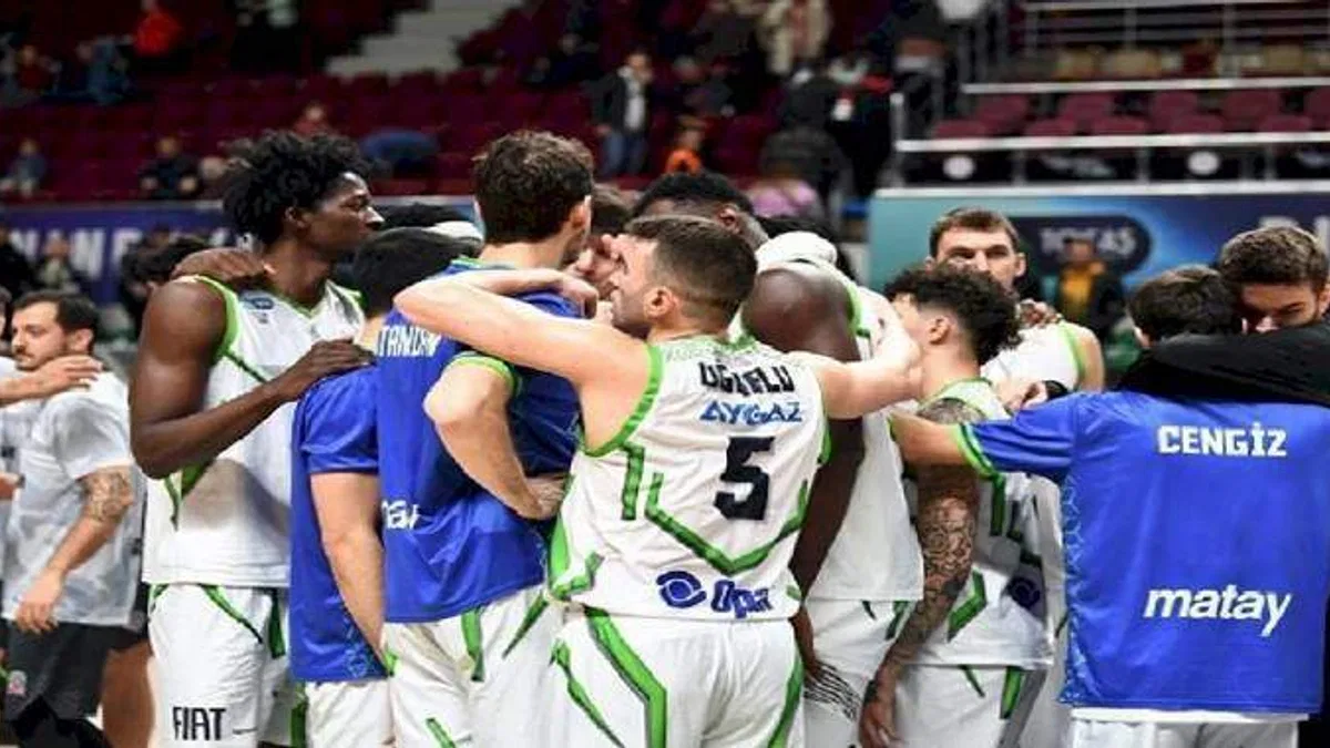 TOFAŞ evinde Pınar Karşıyaka'yı ağırlıyor