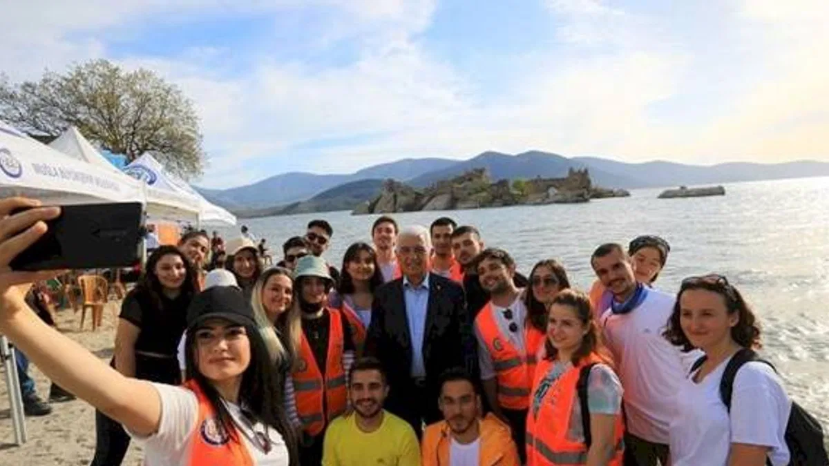 Muğla Büyükşehir'den üniversite öğrencilerine destek