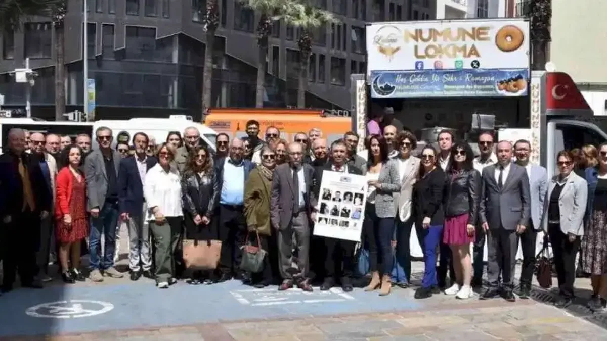 İzmir'de ekonomi basınının 12 dev ismi anıldı