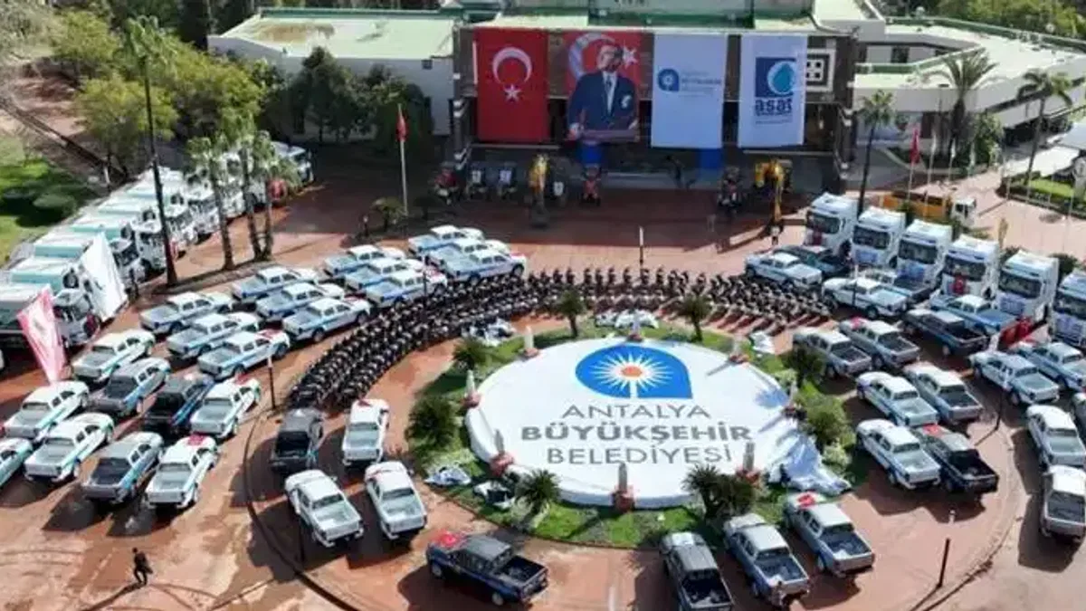 Antalya Büyükşehir Belediyesi araç filosunu güçlendirdi