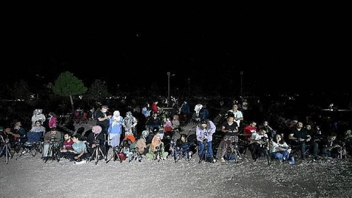 "Perseid Göktaşı Yağmuru" Kent Ormanı'nda İzlendi