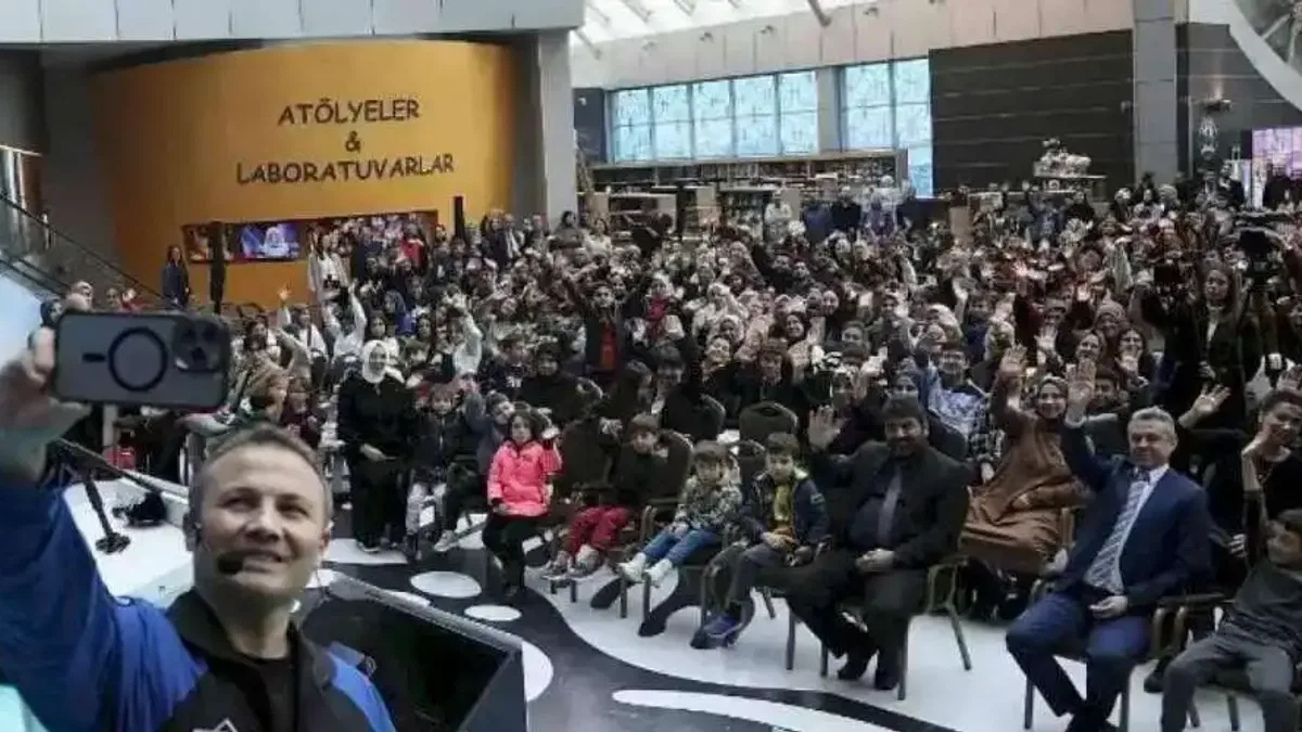 Alper Gezeravcı ilk gençlik buluşmasını Konya'da yaptı