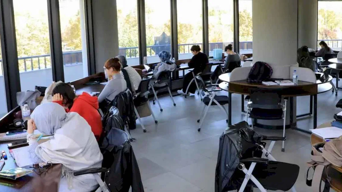 Konya Karatay'da bu kütüphane rezervasyonla çalışıyor