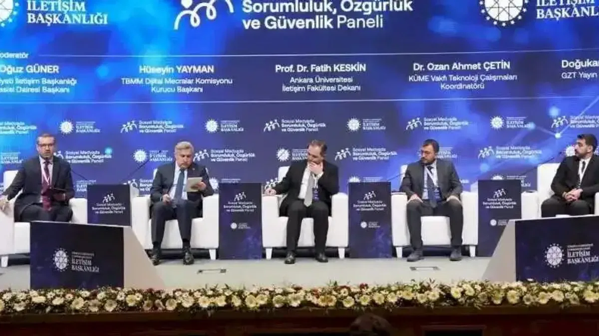 İletişim'den 'sosyal medya' paneli... Özgürlük, sorumluluk ve güvenlik bu panelde tartışıldı