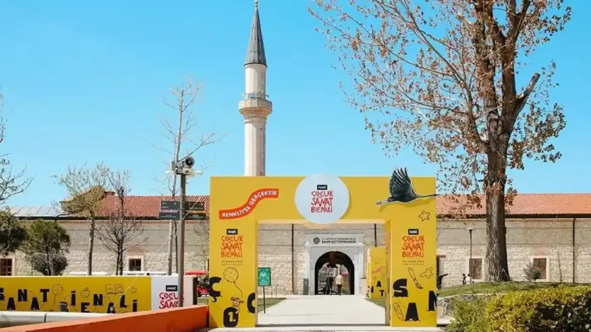 450 bin ziyaretçiyi aştı.. Bienal 31 Temmuz’a uzatıldı
