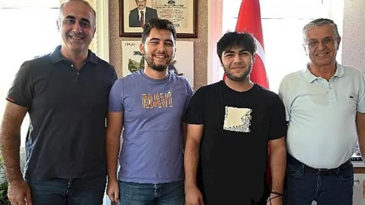 Öğrencilerden Başkan Topaloğlu'na Ziyaret