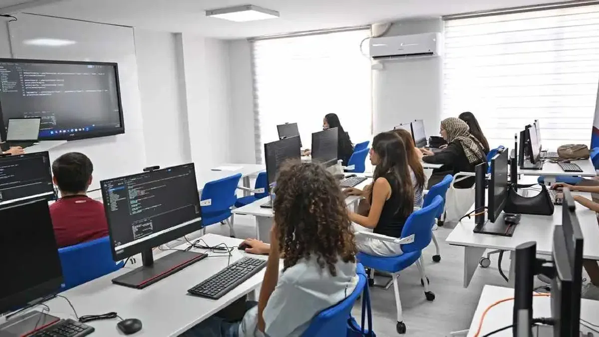 Antalya Dijital Gençlik Merkezi (DİGEM) açıldı