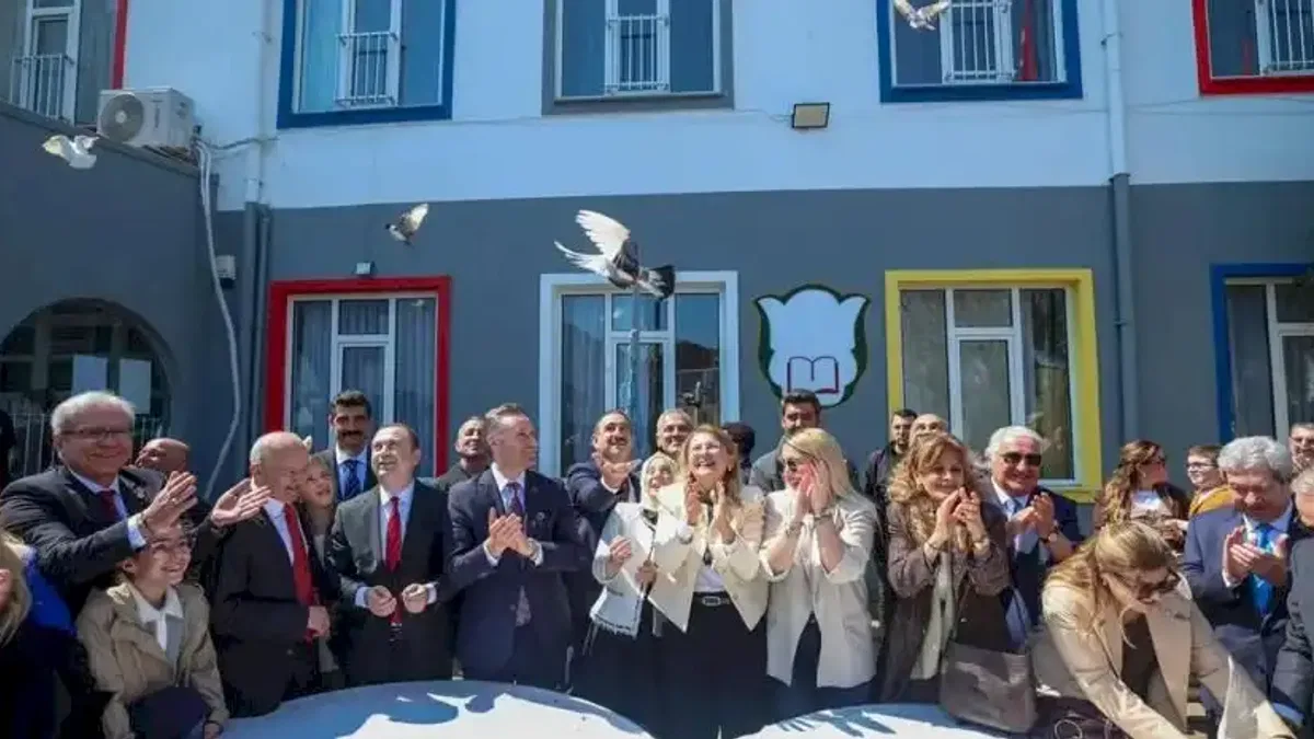 Bakırköy'de Başkan Ovalıoğlu'ndan paskalya kutlaması