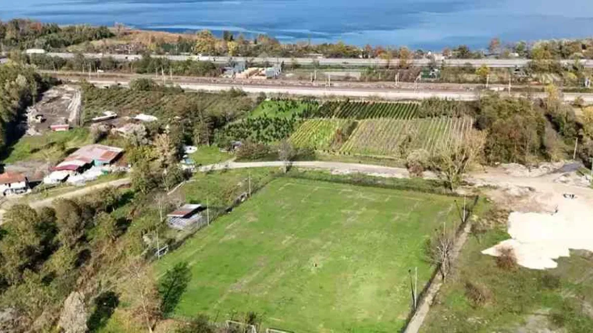 Sakarya Kurtköy’e FIFA standartlarında futbol sahası inşa edilecek