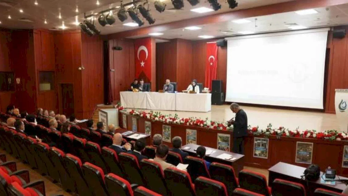 Çayırova’da yeni dönemin ilk meclisi yapıldı