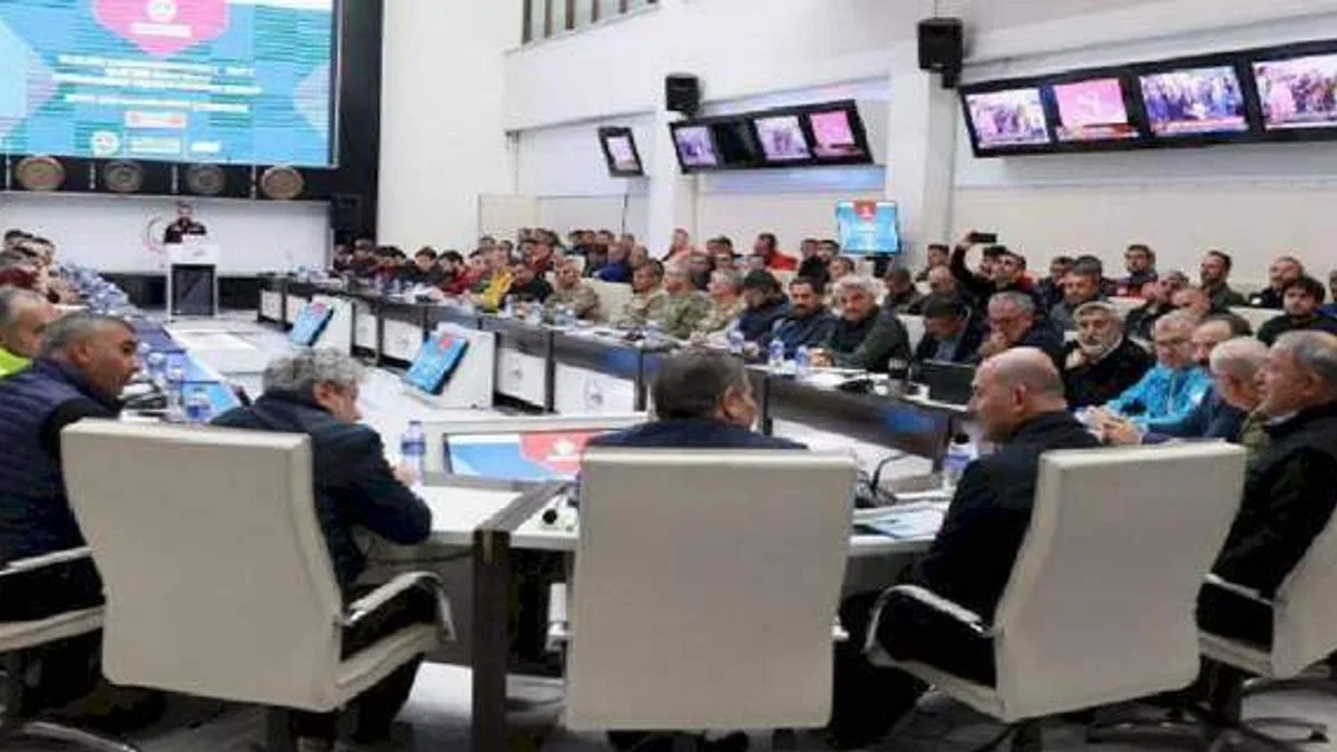 Gölcük Belediyesi'nden Bakanlara Hatay brifingi