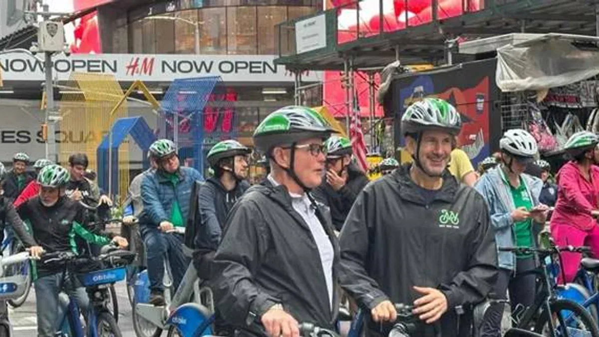 New York'ta Car Free Earth Day başladı! 54 sokak trafiğe kapatıldı!