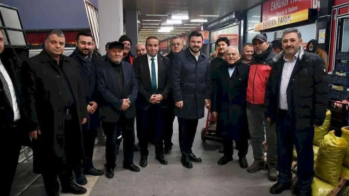 Memduh Büyükkılıç'tan Kayseri hal esnafına sabah ziyareti